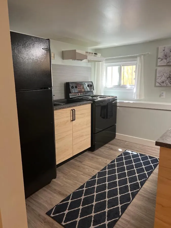 Quaint 1 Bedroom Lower Suite In Victoria, Bc 0*, Victoria